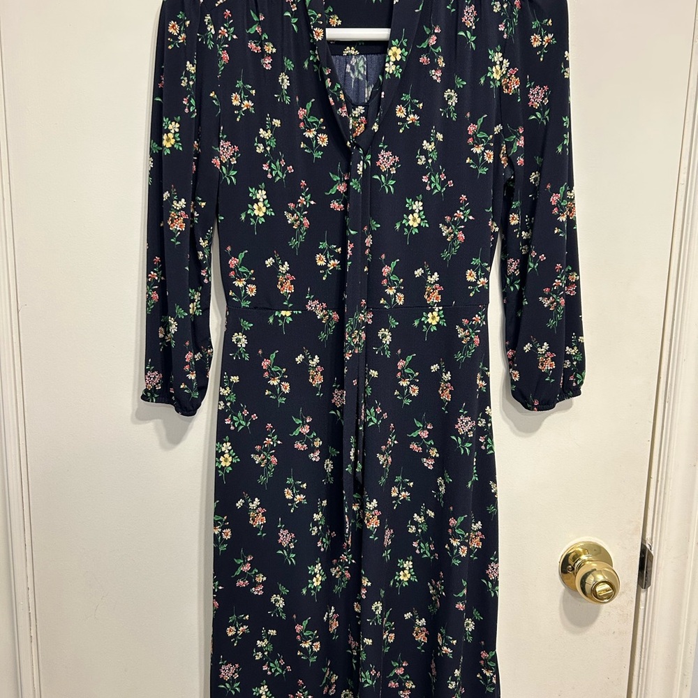 Monteau Navy floral dress V-Neck Cuffed Sleeves